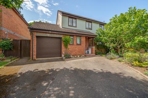 41 Manston Road, Guildford, GU4 7YE