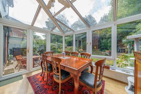 41 Manston Road, Guildford, GU4 7YE