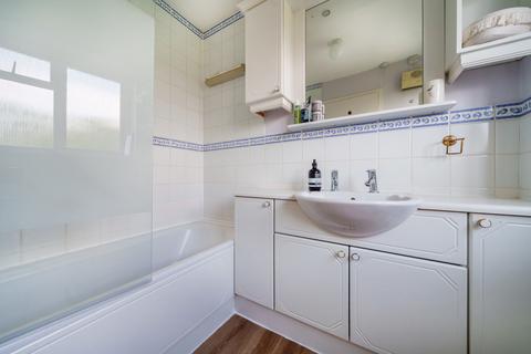 41 Manston Road, Guildford, GU4 7YE
