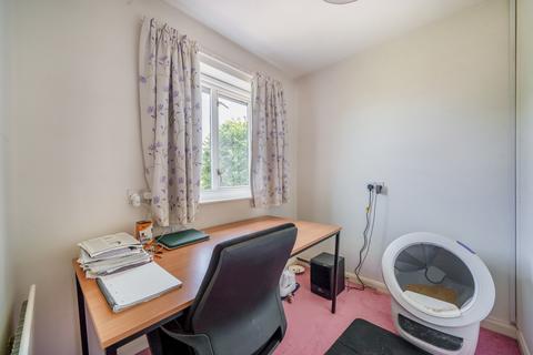 41 Manston Road, Guildford, GU4 7YE