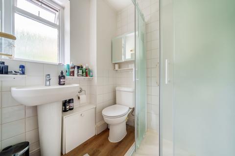 41 Manston Road, Guildford, GU4 7YE