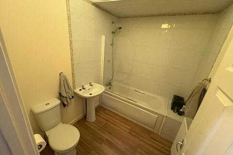 2 bedroom apartment to rent, 84 High Street, Thurnscoe