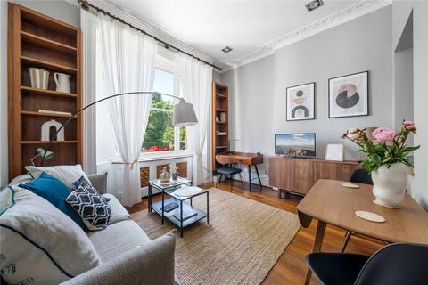 1 bedroom flat to rent, Royal Crescent, London
