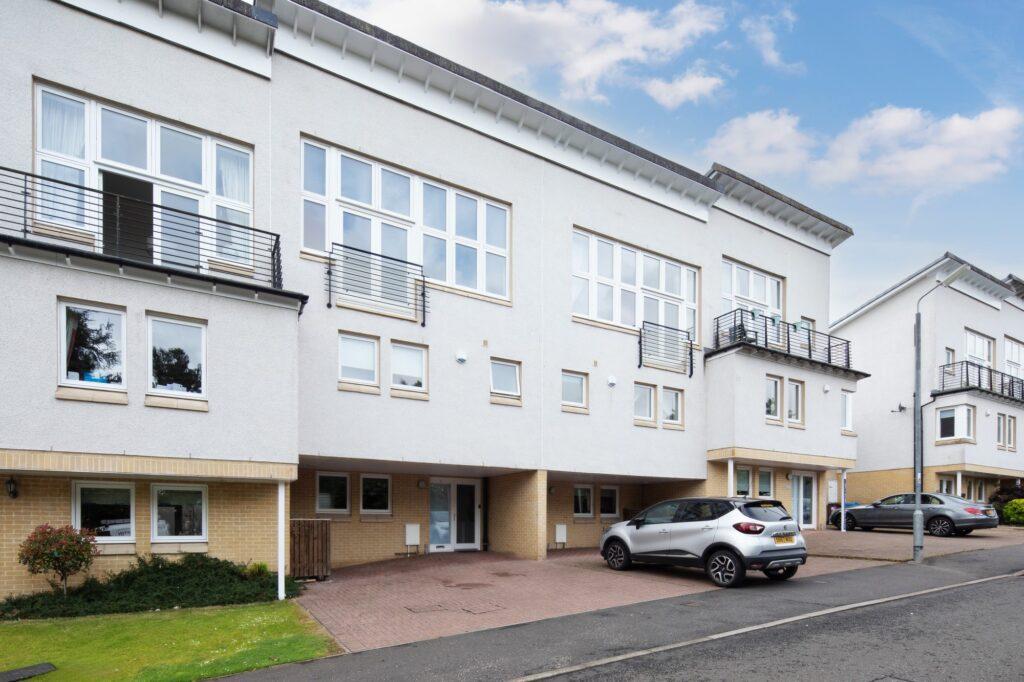 Aidans Brae, Clarkston 2 bed townhouse for sale £299,000