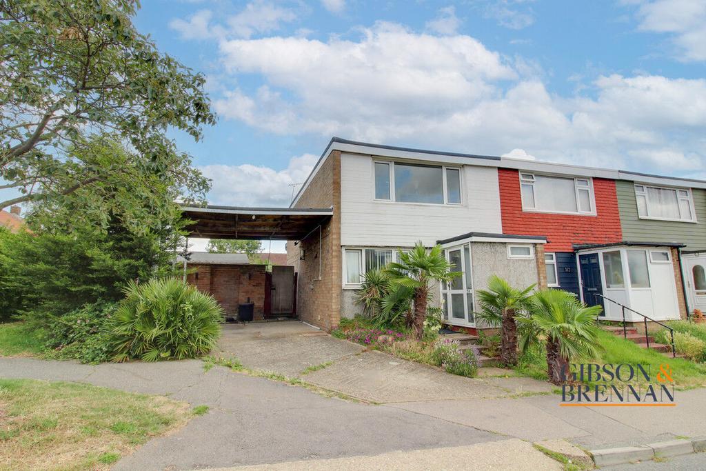 Church Road, Basildon, SS14 3 bed end of terrace house for sale £350,000