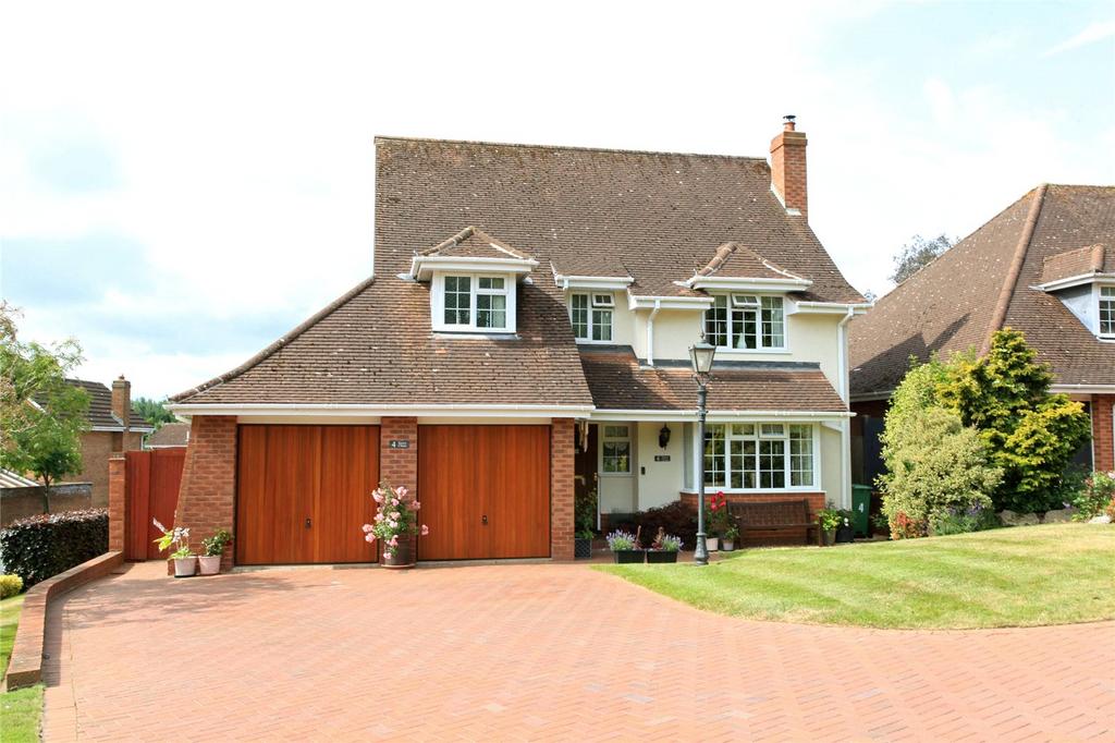 Essex Chase, Priorslee, Telford, Shropshire, TF2 4 bed detached house
