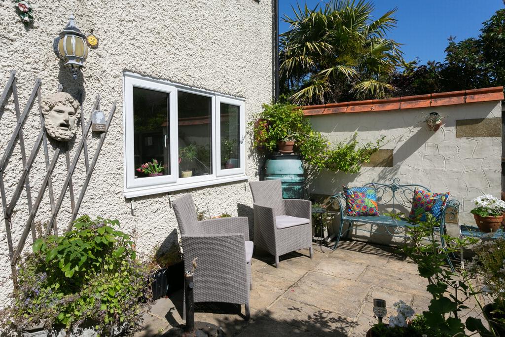 Courtyard garden