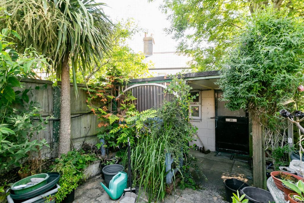 Courtyard garden