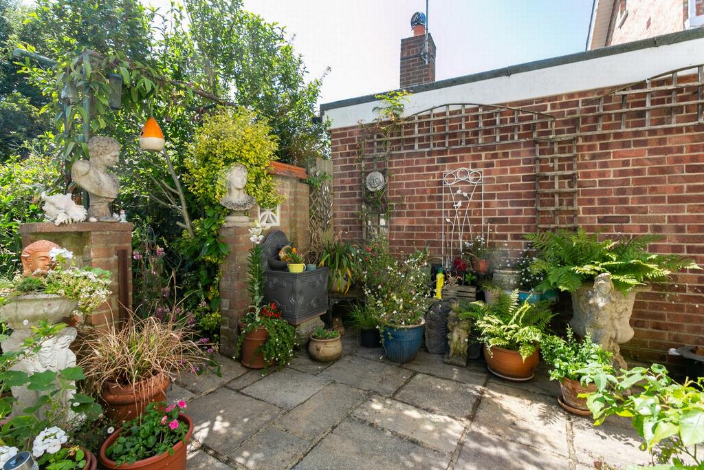 Courtyard garden