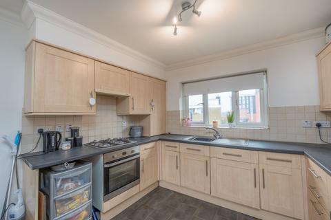 2 bedroom apartment for sale - Lower Southend Road, Colchester, SS11