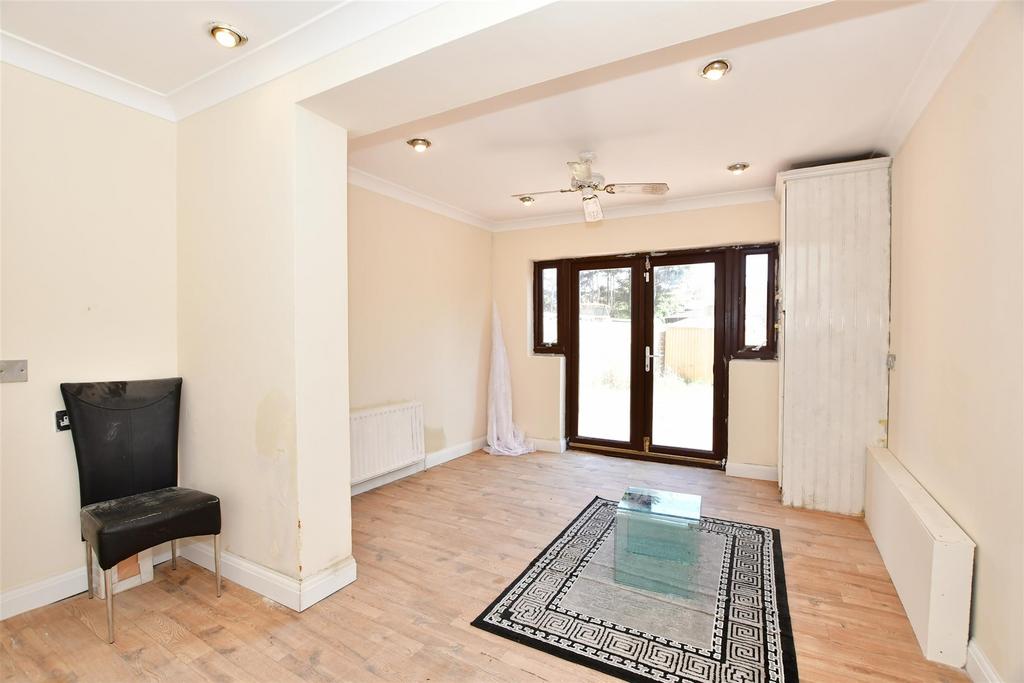 Fanshawe Crescent, Dagenham, Essex 5 bed semidetached house for sale