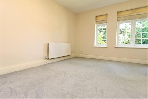 2 bedroom apartment to rent, Ivy Drive, Lightwater, Surrey, GU18