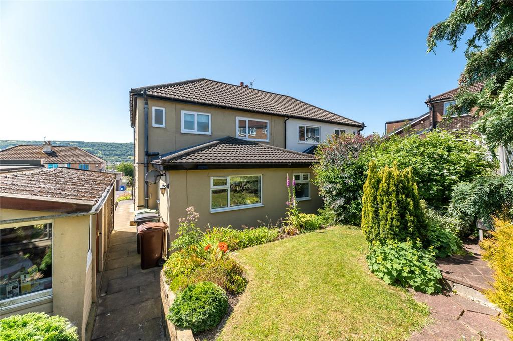 Wrenbeck Avenue, Otley, West Yorkshire, LS21 3 bed semidetached house