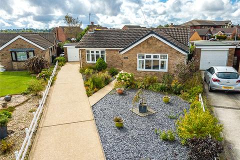 2 bedroom bungalow for sale - Minster Drive, Louth, Lincolnshire, LN11