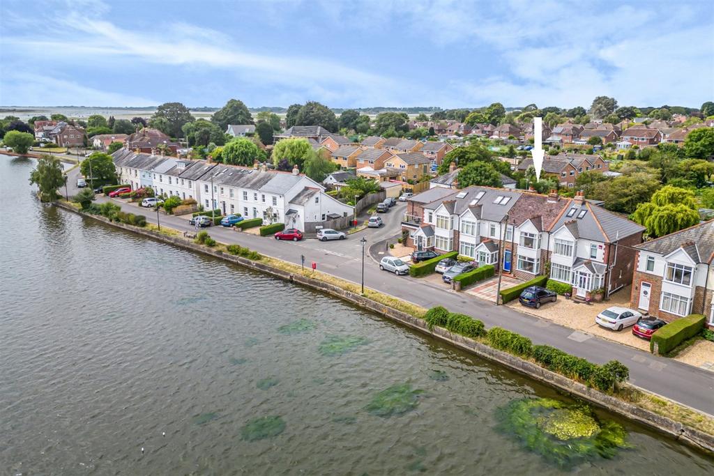 Bath Road, Emsworth, PO10 3 bed terraced house for sale £660,000