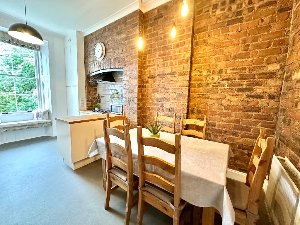 Apartment in Glasgow - More