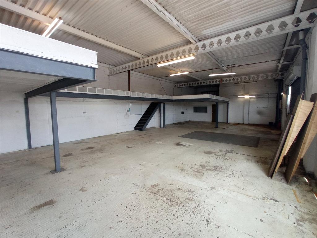 Russell Gardens, Wickford, Essex, SS11 Industrial unit £1,666 pcm (£