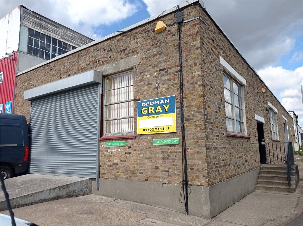 Russell Gardens, Wickford, Essex, SS11 Industrial unit £1,666 pcm (£