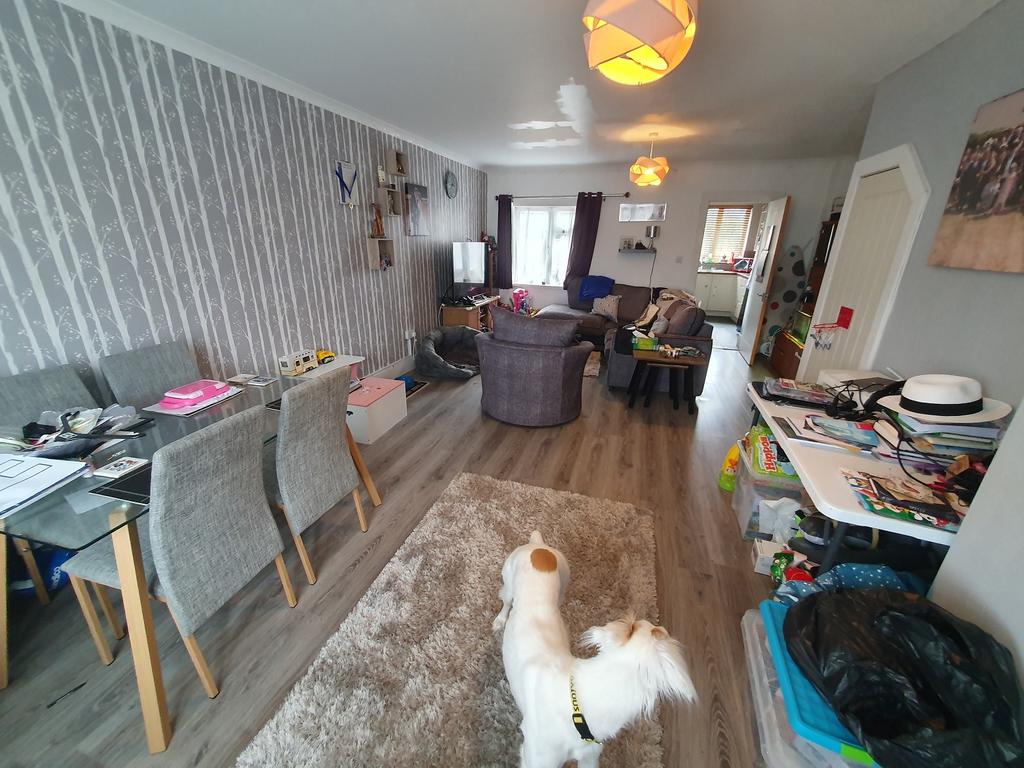 Elm Tree Road, Bulkington, Bedworth, Warwickshire. CV12 9RE 2 bed end