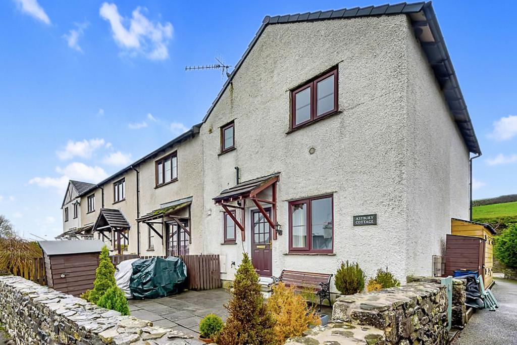 Main Street, Endmoor, LA8 1 bed end of terrace house for sale £150,000