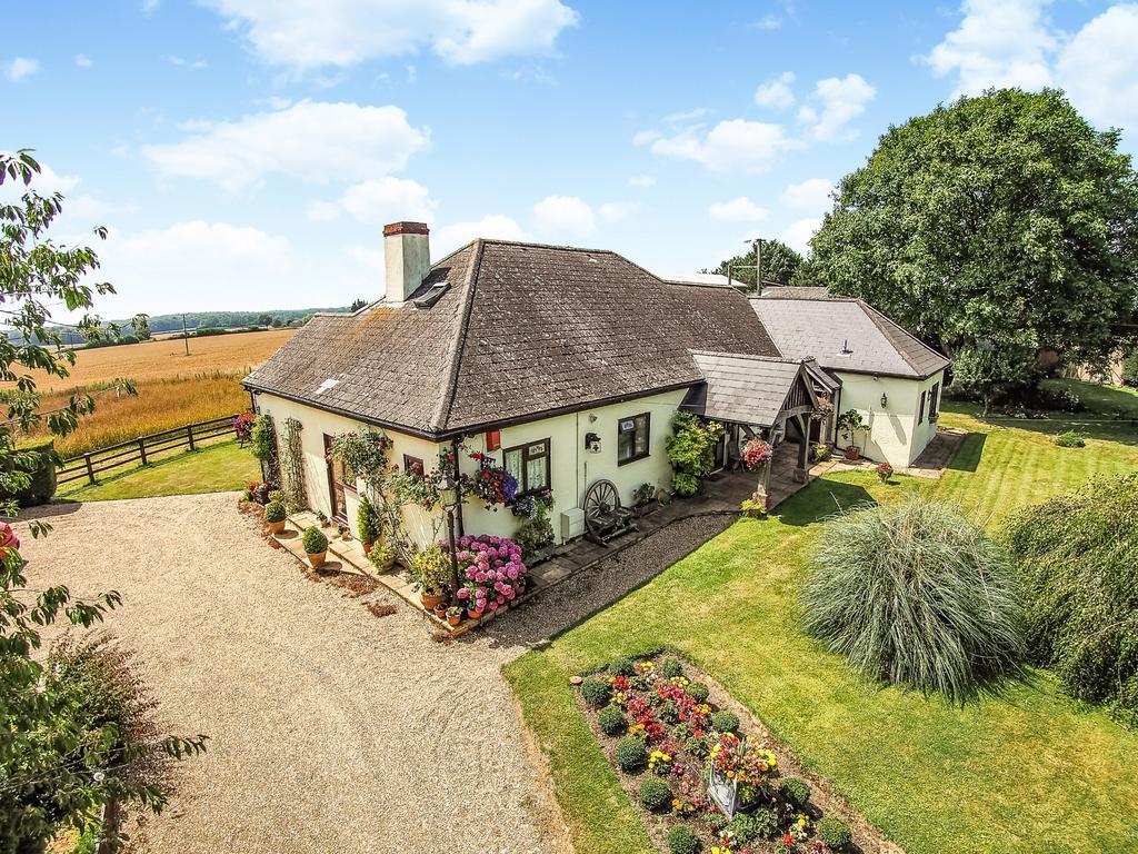 OLD BLENDWORTH, ROWLANDS CASTLE ROAD, WATERLOOVILLE 5 bed chalet £