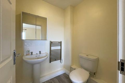 2 bedroom apartment to rent, Lowry Gardens, Carlisle, Cumbria, CA3
