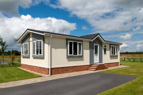 2 bedroom bungalow for sale, Willoway Country Park, Turnpike Road, Red Lodge, Suffolk, IP28