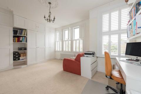 5 bedroom end of terrace house to rent, Warmington Road Herne Hill SE24