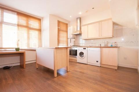 3 bedroom apartment to rent, Durnsford Road, London, SW19