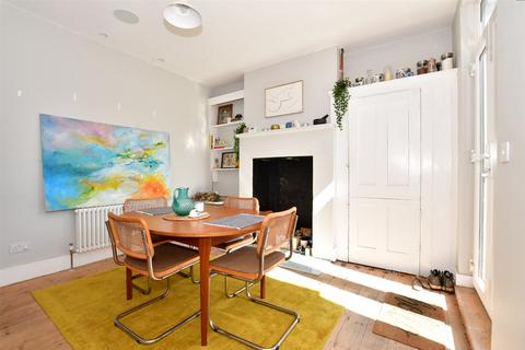 144 Beacon Road, Broadstairs, CT10 3DQ