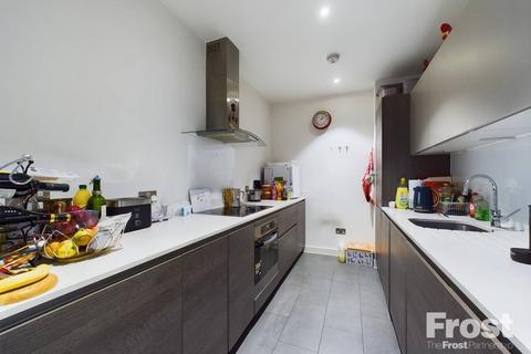 2 bedroom apartment for sale, Fairfield Avenue, Staines-upon-Thames, Surrey, TW18