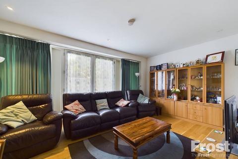 2 bedroom apartment for sale, Fairfield Avenue, Staines-upon-Thames, Surrey, TW18