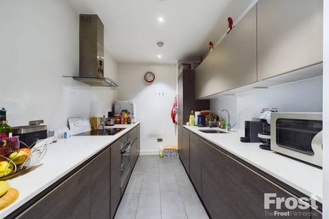 2 bedroom apartment for sale, Fairfield Avenue, Staines-upon-Thames, Surrey, TW18