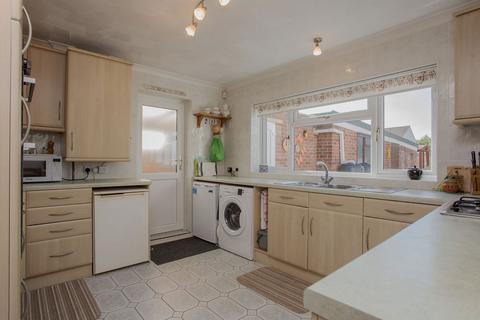 2 bedroom house for sale, Ellwood Avenue, Stanground, PE2