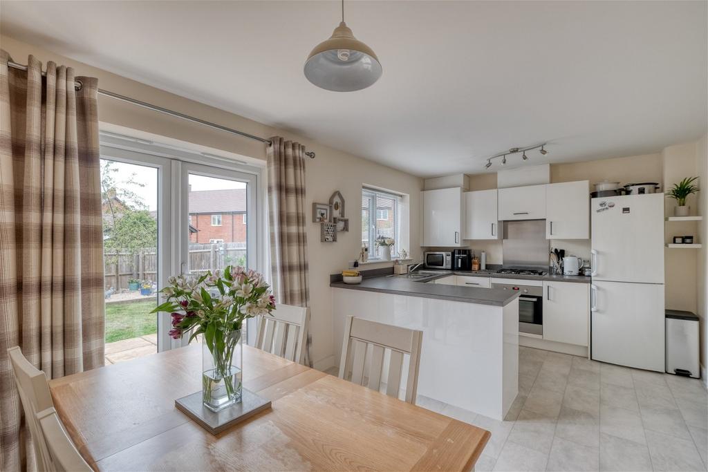 Centurion Drive, Kempsey, Worcester, WR5 3NR 3 bed end of terrace house