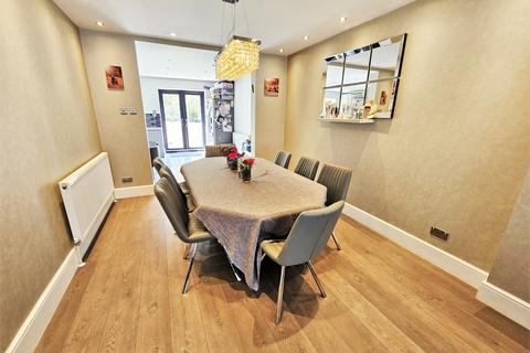 3 bedroom semi-detached house for sale - Farm Road, Edgware HA8