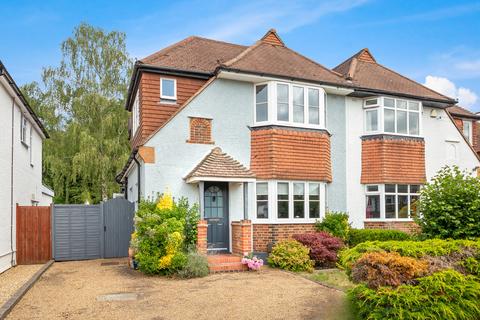 128 Overdale, Ashtead, KT21 1PX