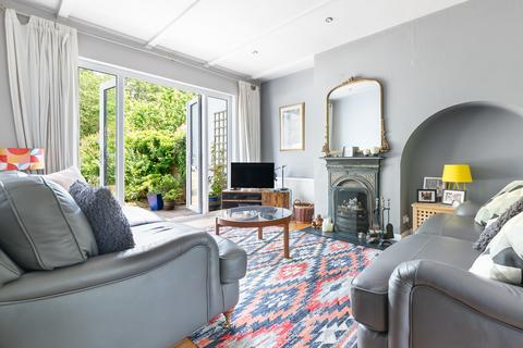 128 Overdale, Ashtead, KT21 1PX