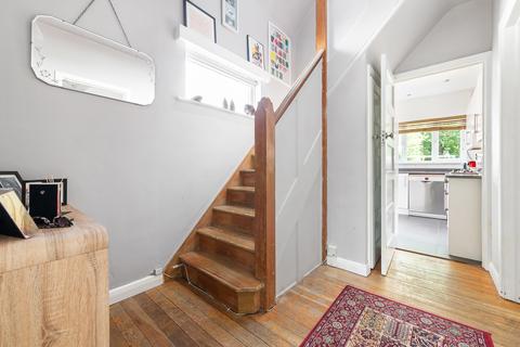 128 Overdale, Ashtead, KT21 1PX