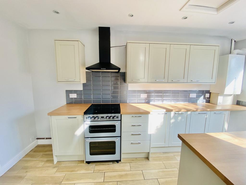 Wallace Road, Coventry, CV6 3 bed terraced house £215,000