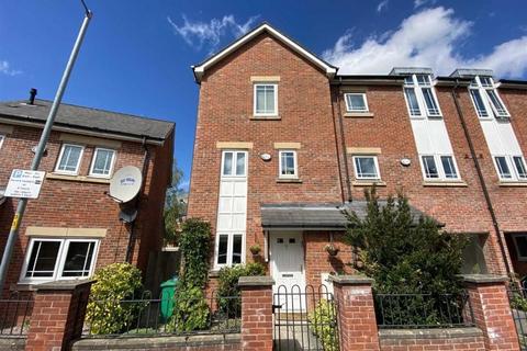 4 bedroom townhouse to rent, Pickering Street, Hulme, Manchester, M15 5LQ