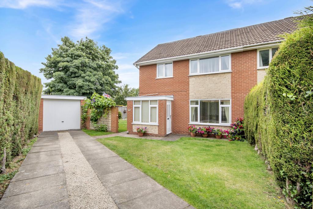 West Park Place, Retford 3 bed semidetached house for sale £225,000