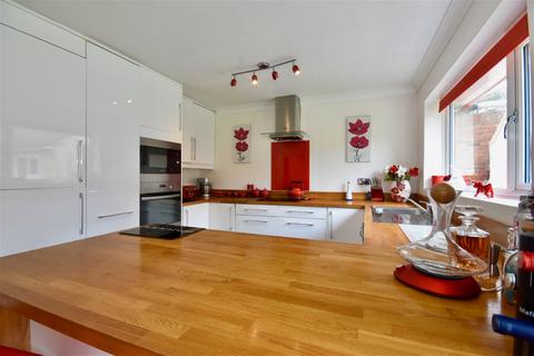 4 bedroom detached house for sale, Doric Avenue, Southborough, Tunbridge Wells