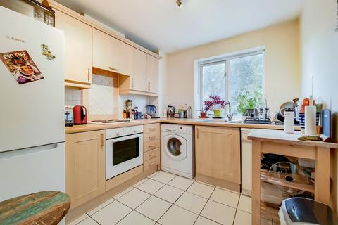 2 bedroom apartment to rent, St Alphonsus Road, London