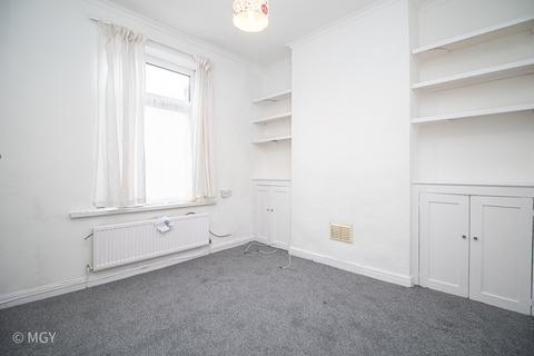2 bedroom terraced house to rent, Inverness Place, Cardiff