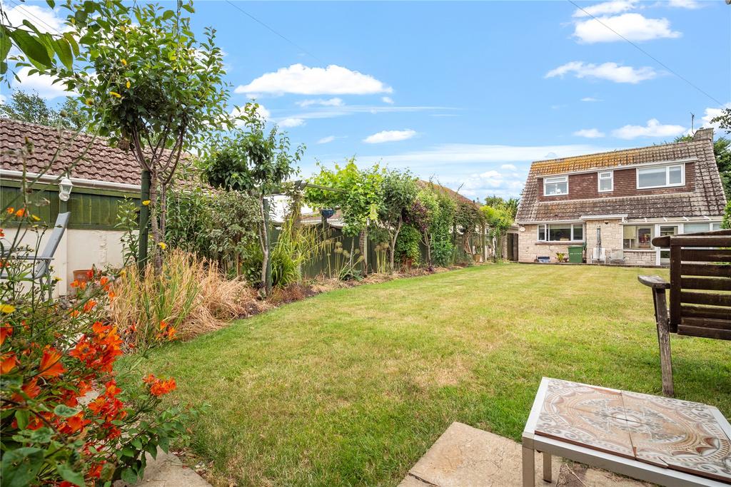 Wyke Regis, Weymouth, Dorset 3 bed detached house for sale £405,000