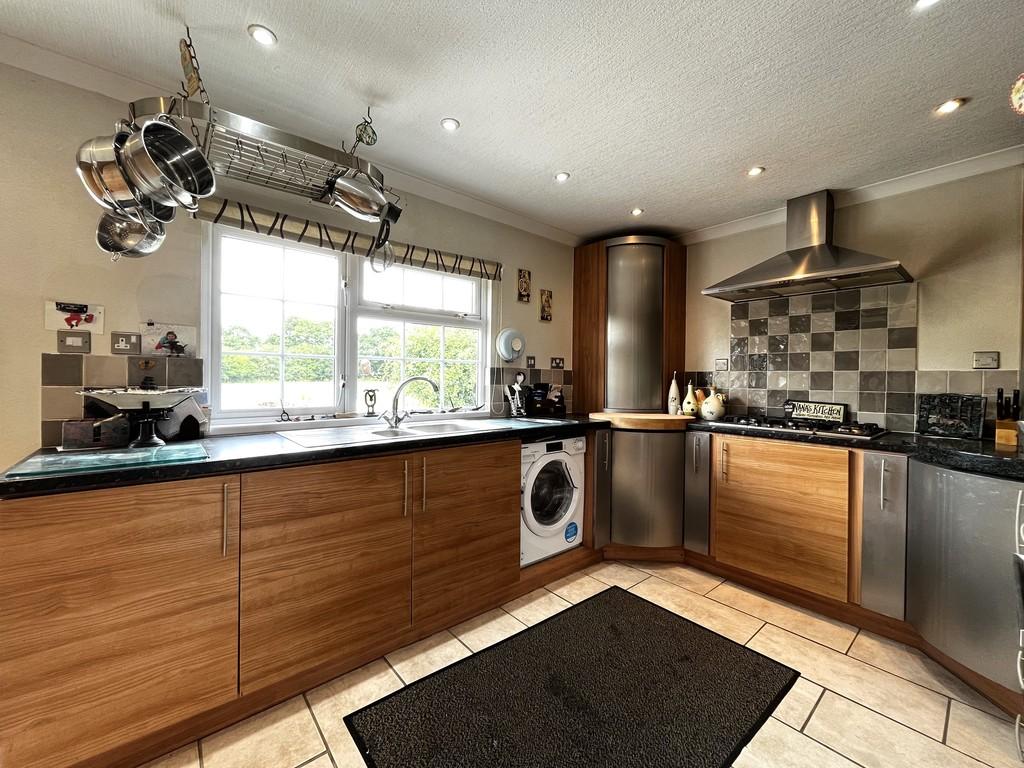 Cledford Lane, Middlewich 3 bed park home for sale £165,000