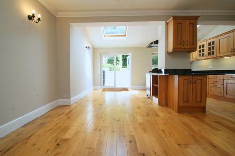 31 East View, London, E4 9JA