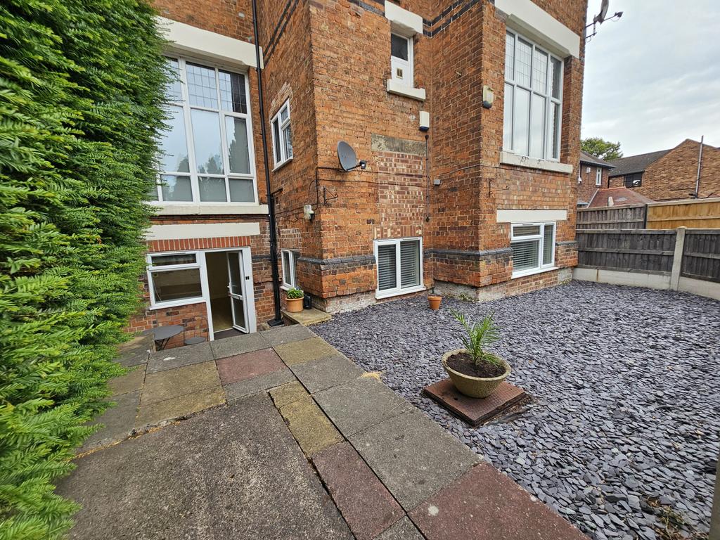 Flat 7, 20 Lawn road