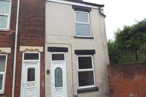 2 bedroom end of terrace house to rent, 5 Kirkstead Avenue